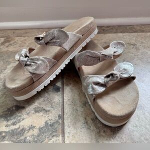 Jack Rogers Annie Double Knot Beige Suede Metallic Sandals Size 7‎